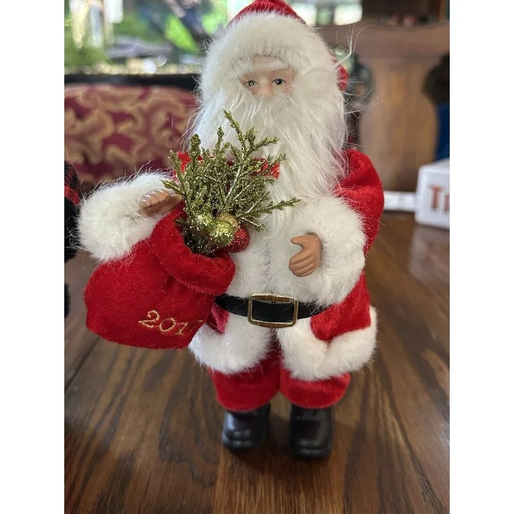 Pair of Santa Figures‎ from 2017 & 2018 8.5” Tall